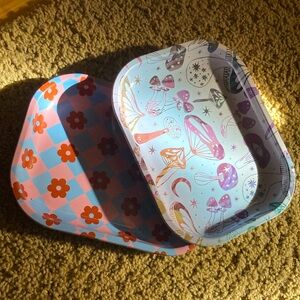 Rolling tray or jewelry tray.